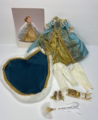Madame Alexander 10  Queen Charlotte Doll Outfit No Doll 1991 MADC Convention
