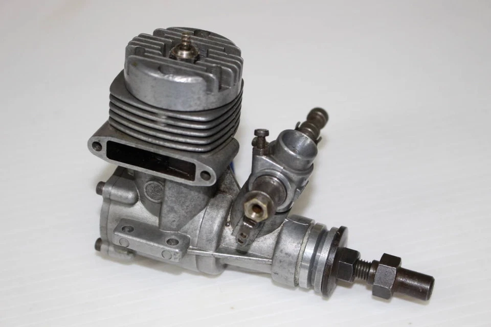 O.S. MAX-32F ABC 5.23cc 2 cycle glow engine with muffler, used for R/C airplane - Image 3 of 4