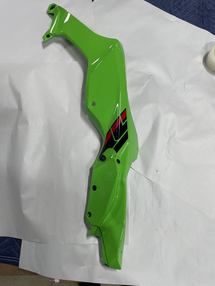 22-24 KAWASAKI NINJA ZX10R LEFT UPPER MID SIDE FAIRING COWL 55028