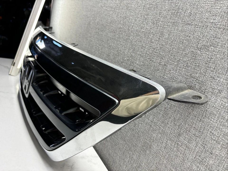 Honda Odyssey 2005-2007 parrilla delantera OEM Foto 3 de 4