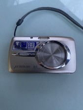 Olympus Digital Camera 600 6.0MP Arctic silver All Weather With Battery