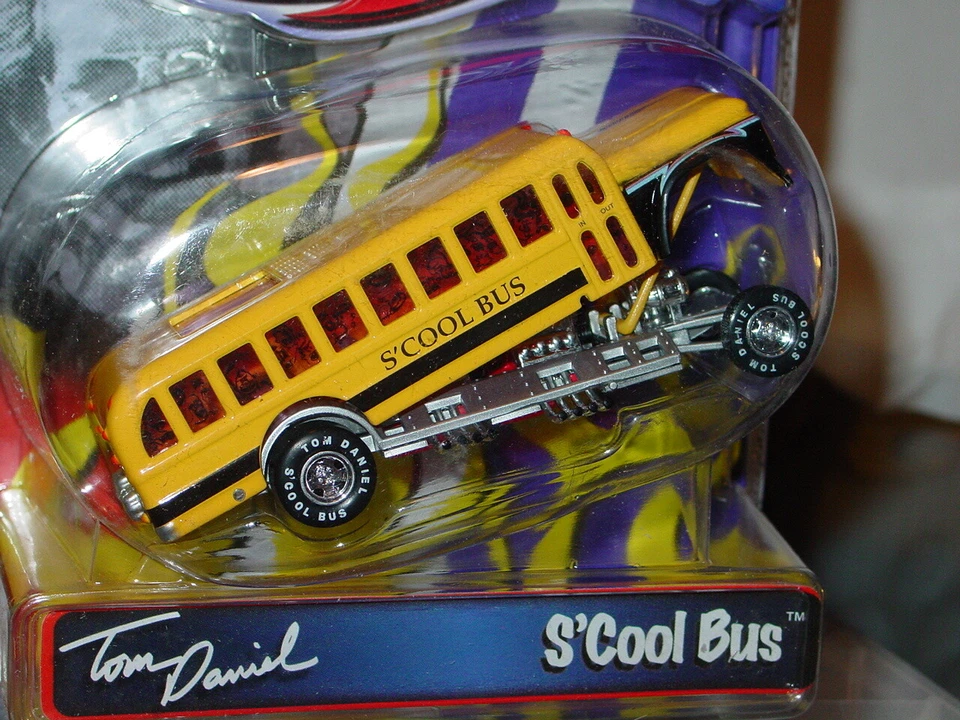 TOY ZONE TOM DANIEL S'COOL BUS HOT ROD MÚSCULO COLECCIONABLE 1:43 - Amarillo, en paquete Foto 2 de 4
