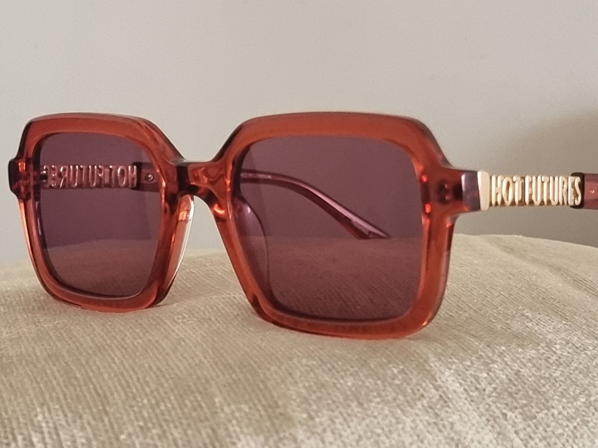 HOT FUTURES SUNGLASSES DREAMLAND ROSE PINK AND GOLD A HOLIDAY