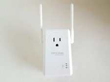 TP-Link 300Mbps Wi-Fi Range Extender w/ Power Outlet Pass-through Tl-WA860RE