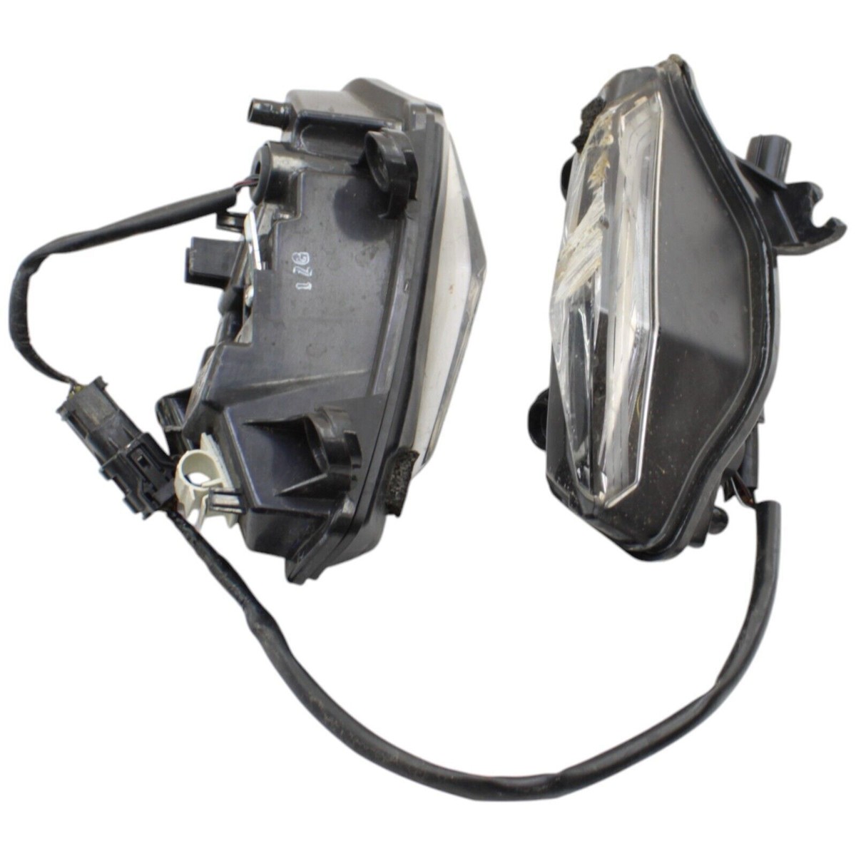 20-24 YAMAHA YZF R1 FRONT RIGHT RUNNING HEADLIGHT HEAD LIGHT