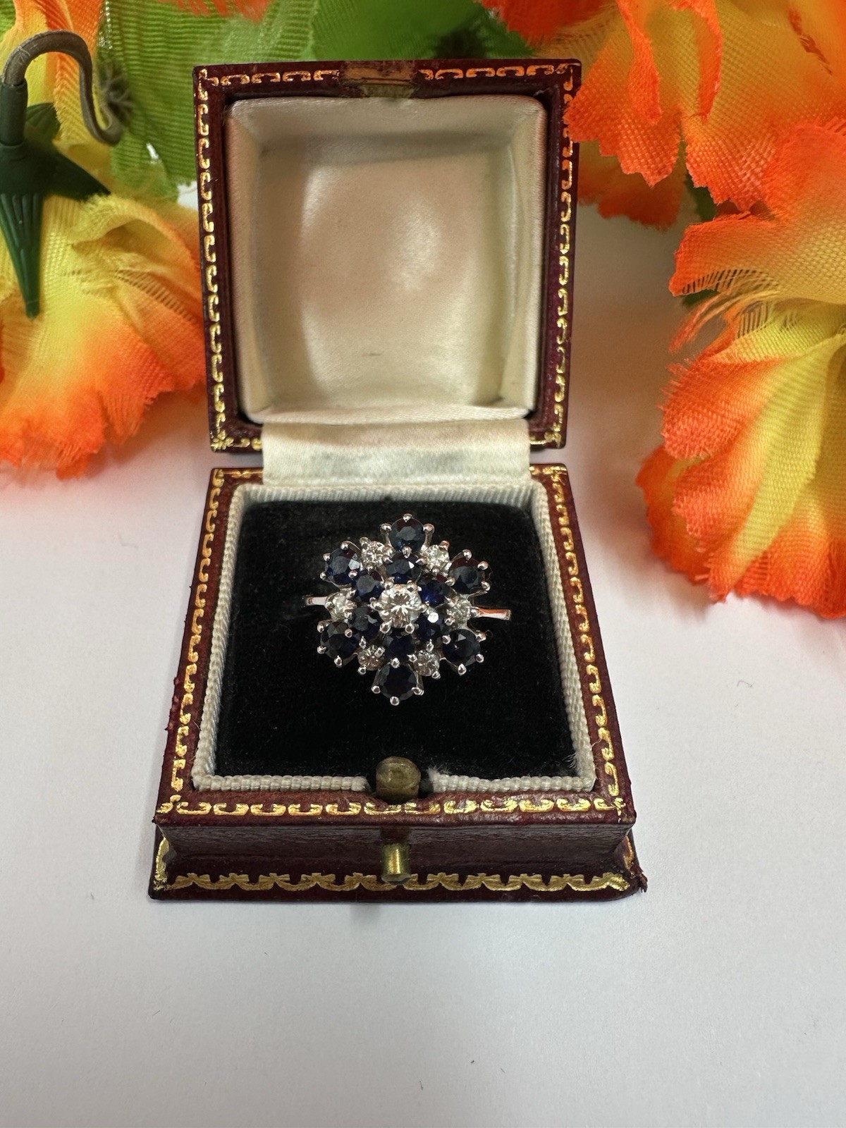 18ct Sapphire/diamond Cluster Ring. White Gold.