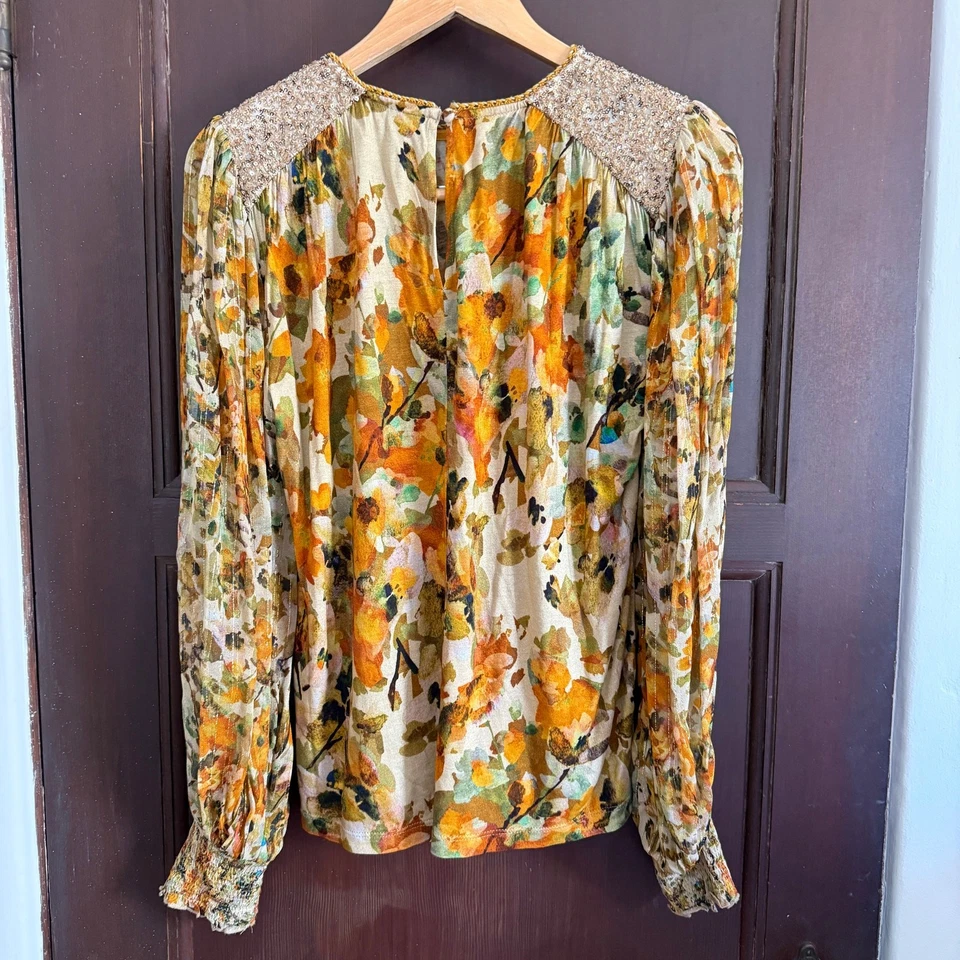 Blusa floral pequeña dorada amarilla adornada con lentejuelas BL-NK LONDON x Anthropologie Foto 3 de 4