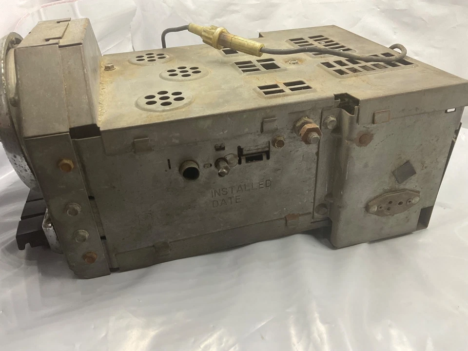 1955 1956 Ford Sunliner Skyliner Fairlane Crown Victoria OEM Original Radio - Image 4 of 4