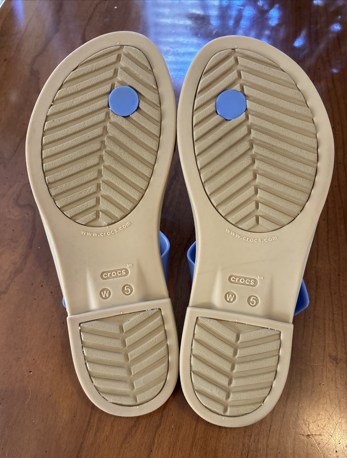Crocs Women's Tulum Toe Post Sandals, W5 Lapis / Tan - New image 6