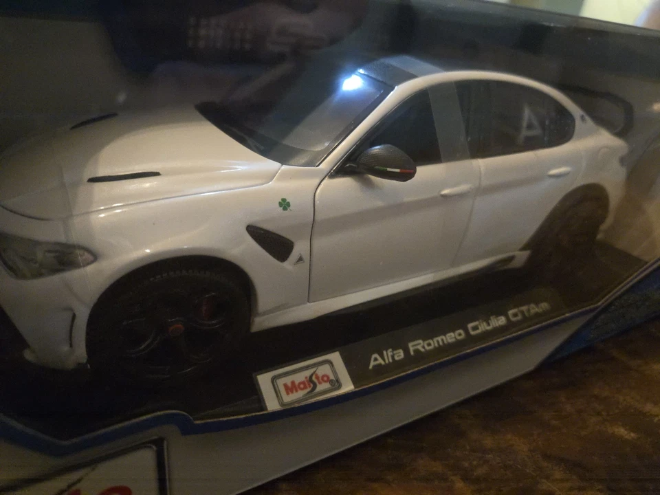 🔥1:18 масштаб Maisto литая Alfa Romeo Giulia GTAm белый новый - Изображение 3 из 4