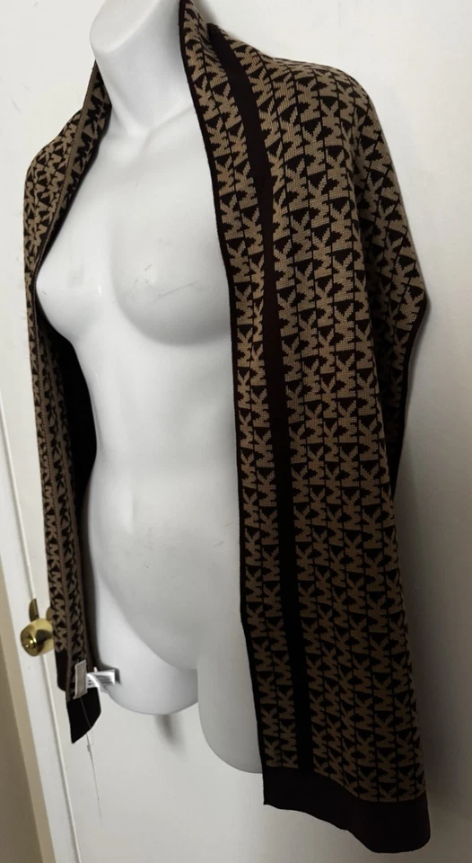 NUEVO MICHAEL KORS Mujer Bufanda Tejida MK Logo Monograma Marrón $58 Nuevo con Etiquetas Foto 2 de 4