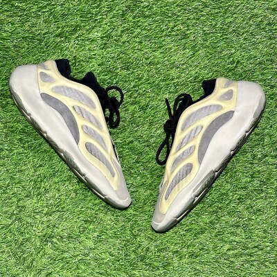 Size 9.5 - adidas Yeezy Boost 700 V3 Azael - Glow In The Dark