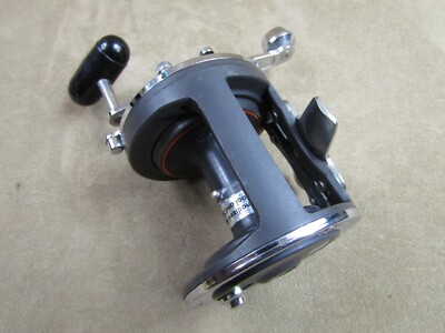 NICE! VINTAGE DAIWA SEALINE 30SH SUPER HIGH SPEED CASTING