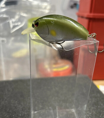 SPRO Like Similar To Little John Type R 50 2 1/2  1/2oz Silver/ Olive Shad.