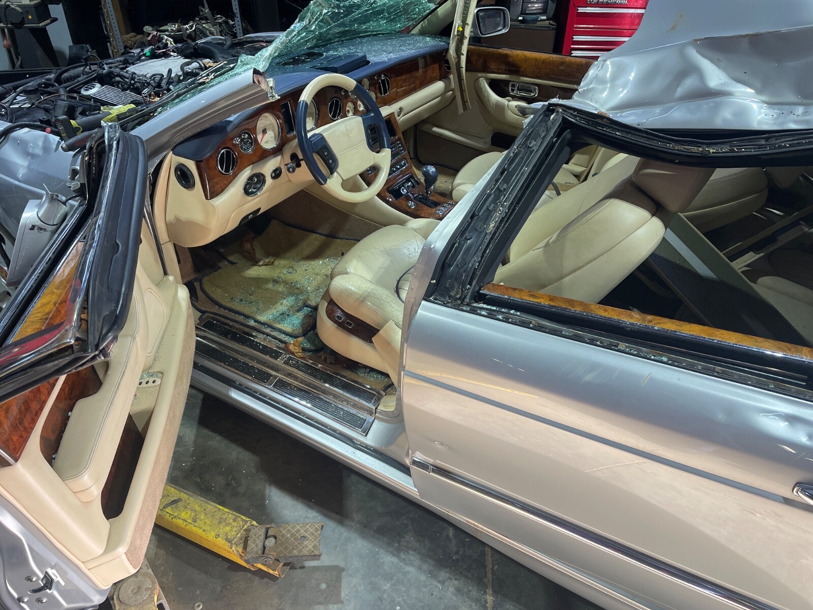 BENTLEY ARNAGE DOOR SEAL, ROLLS ROYCE SERAPH. WORLDS LARGEST USED PART INVENTORY