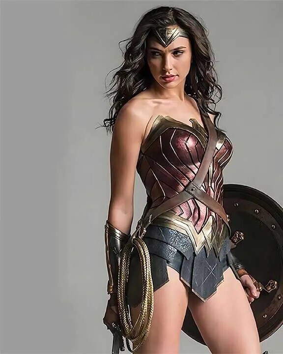 Gal Gadot Wonder Woman Sexy Pose Luster Finish 8x10 PHOTO PRINT