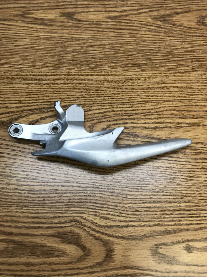 PIEZA MANIJA TRASERA IZQUIERDA HONDA CB300F 2015-2018 # 50325-K33-D00ZA Foto 2 de 4