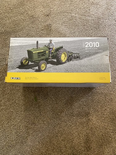 Ertl John Deere (1960) 2010 with KLB Disk 50th Anniv. Collector Ed. w/ DVD NIB - Picture 6 of 8