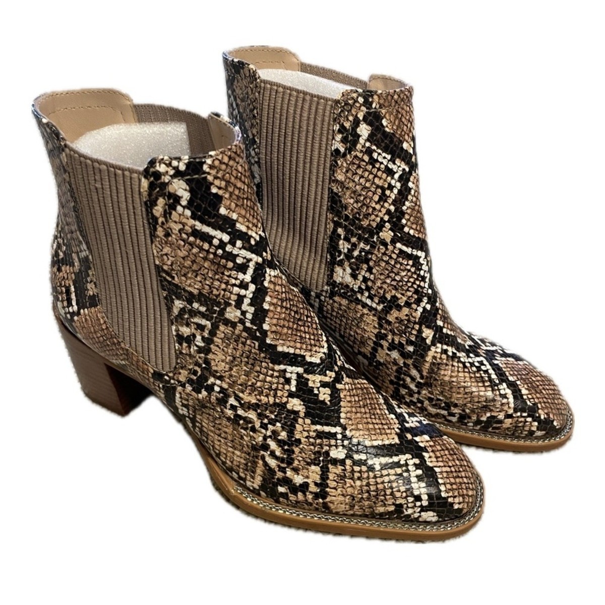 chelsea booties jentilliy chelsea boot vince camuto