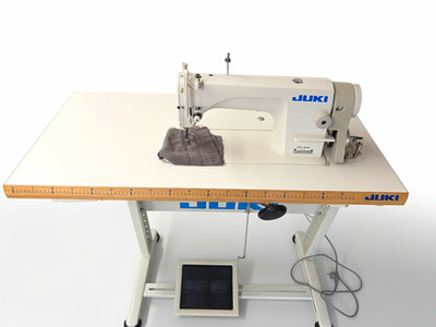 Juki DDL-8700 Industrienähmaschine mechanisch mit Tisch, sehr viel Zubehör