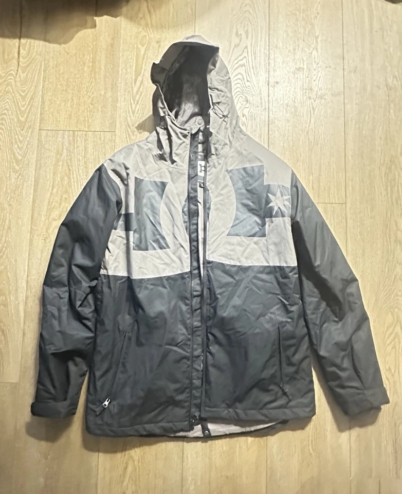 DC Men’s Snow Jacket Large 10k Waterproof NWOT Never Worn!!