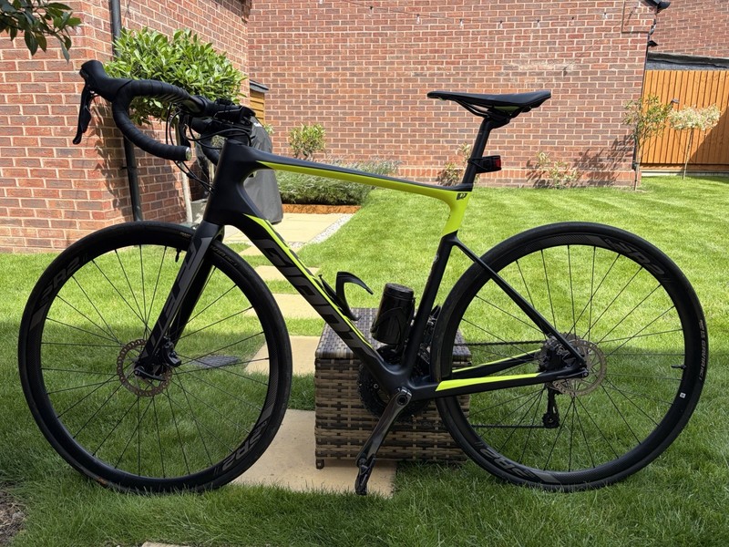 Giant Defy Advanced 3 Carbon Disc Road Bike Size M/L
