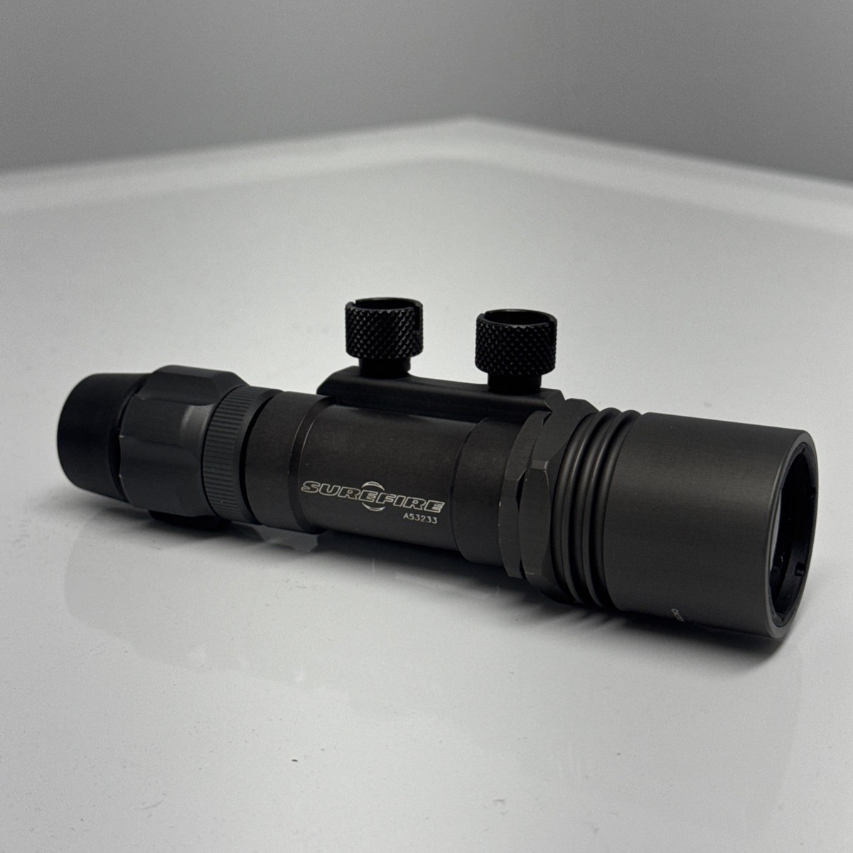 特価) 米軍実物SureFire M951 キセノンP60 ウェポンライト 傷有 米軍実物 SUREFIRE M951/WeaponLight シュアファイア ウェポンライト