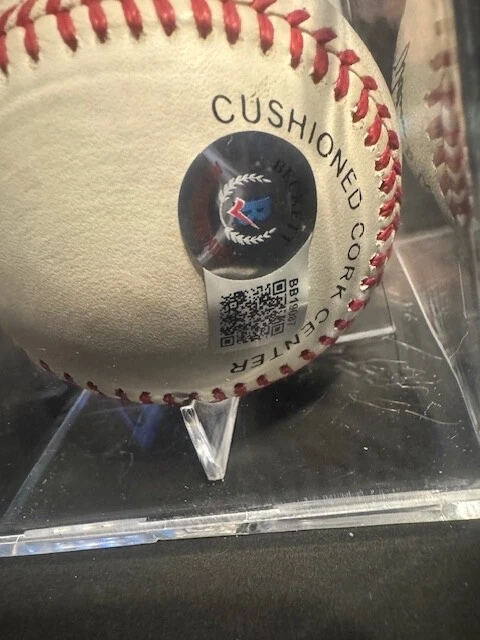 Béisbol firmado por Pee Wee Reese Dodgers en estuche Foto 2 de 4