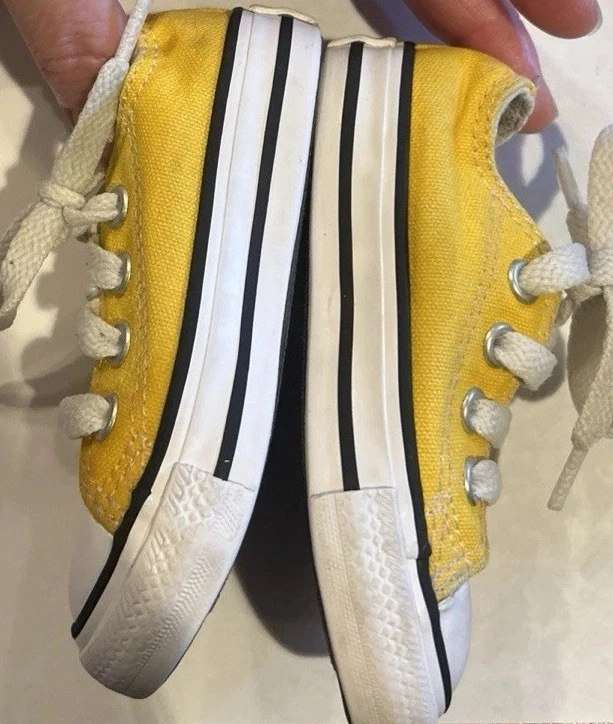 Converse bebé/niño pequeño talla 4 amarillo niño o niña Foto 4 de 4