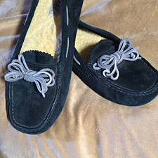 UGG Ansley Women  s Slip-On Suede Moccasin Slippers Black Shearling Lined Bow 9.5