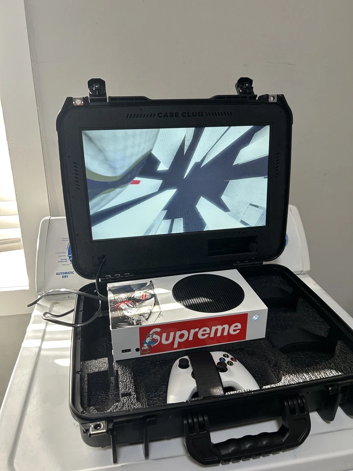 Case Club Xbox 360 Xbox One X/S Portable Gaming Station Built-in Monitor Tested - Image 3 of 4