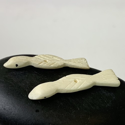 "2 cuentas fetiche de aves talladas en hueso natural de colección animales nativos americanos perforados 1,3""" - Imagen 4 de 12