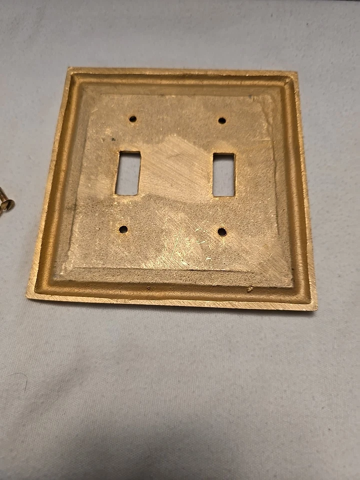Placa de cubierta de interruptor eléctrico Sherle Wagner Gold Reed luz de 2 velocidades Foto 3 de 4