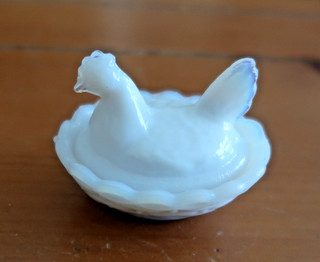 Vintage Westmoreland Milk Glass Mini Hen On Nest Salt Cellar Signed inside nest