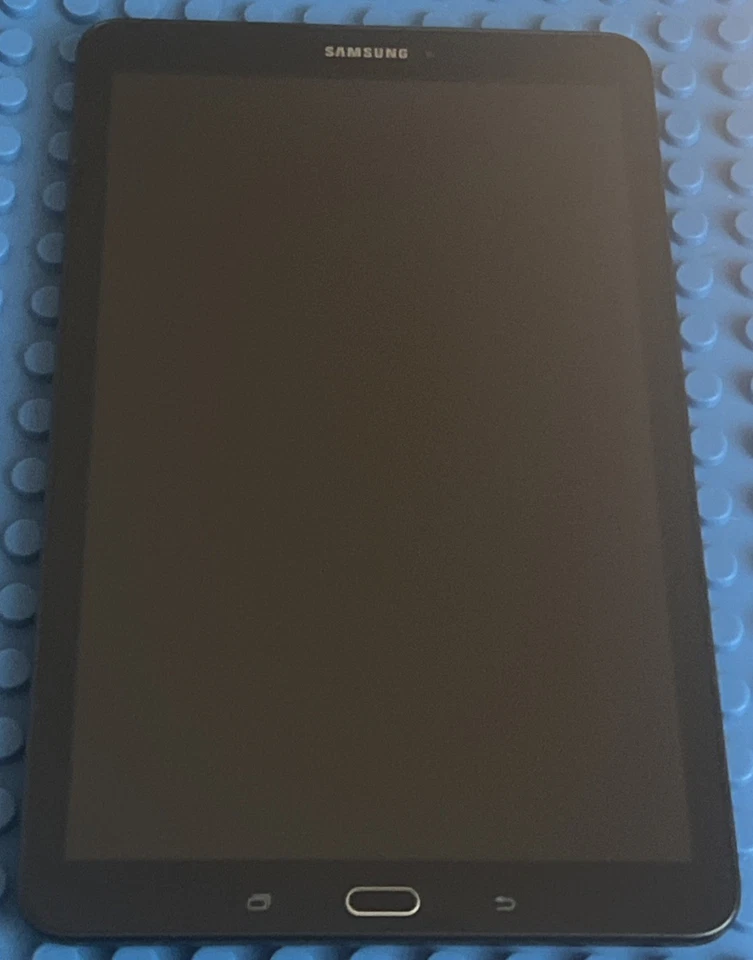 Samsung Galaxy Tab E, 9.7 Inches, SM-T560, 16GB, Android, WiFi-Only, 👀 Info - Image 3 of 4