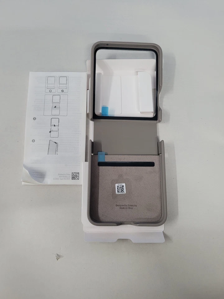 Официальный Samsung Galaxy Z Flip5 клапан эко кожаный чехол | Etoupe - Изображение 3 из 4