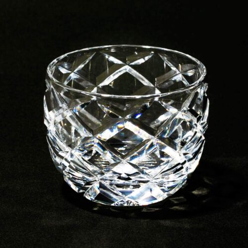 Crystal Edo kiriko Yaraimon clear glass cup (transparent)in a paulownia wood