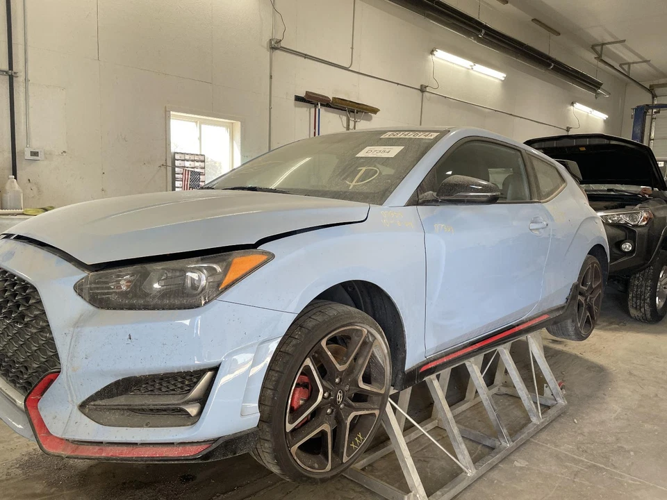 Used Right Tail Light Assembly fits: 2020 Hyundai Veloster quarter panel mounted - Image 2 of 4