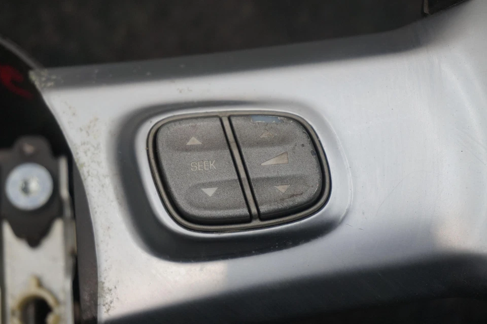 Volante multifunción conductor delantero 15162293 Chevrolet SSR 2003-06 *Nota Foto 4 de 4