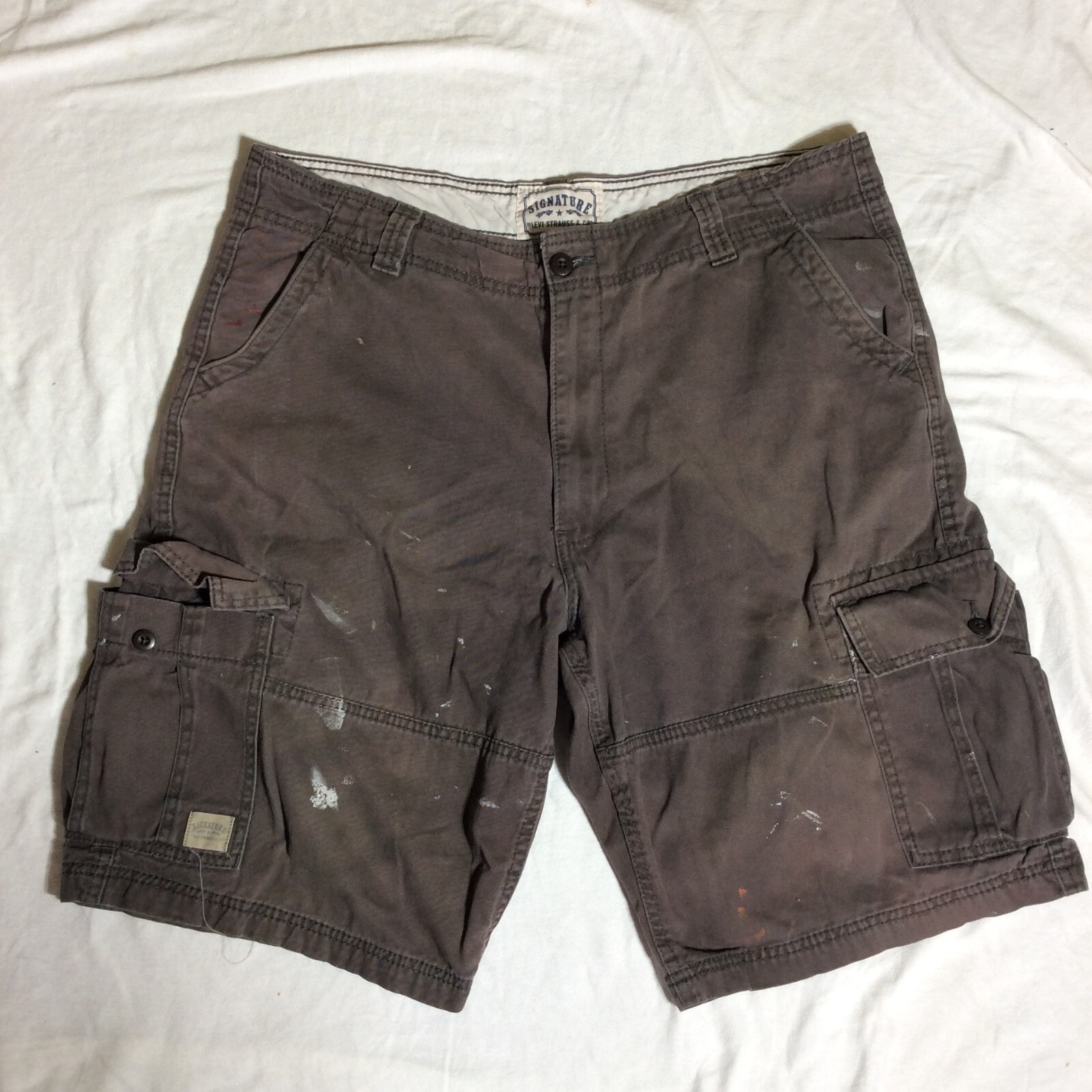 Signature Levi's Cargo Shorts Men Sz 38 Brown Cargo Casual Distressed from Paint
