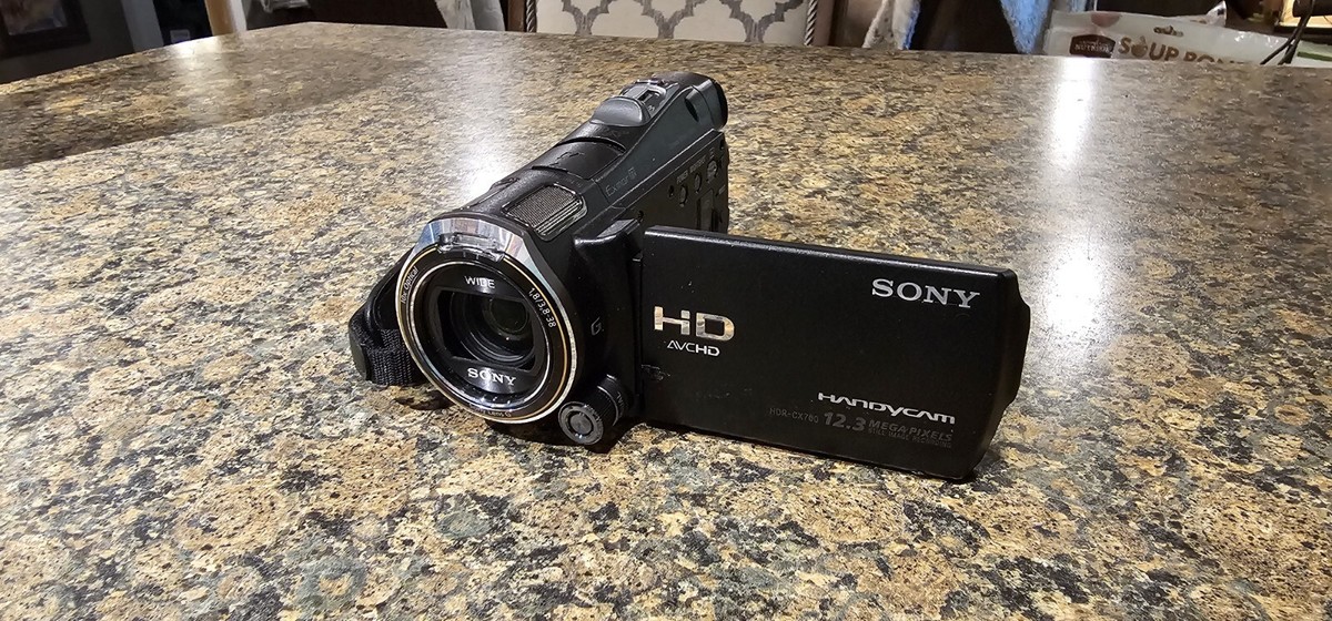 SONY HDR-CX700V Handycam Digital Video Camera / Camcorder - Full 
