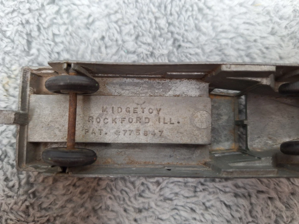 1950s Midgetoy Tootsietoy Lot Of 2 Vintage Diecast Cars - Image 4 of 4