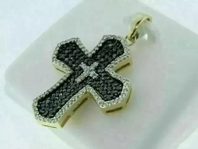 Colgante Cruz Hombre 4.00CT Corte Redondo Creado en Laboratorio Ónix Acabado Oro Amarillo 14K Foto 2 de 3