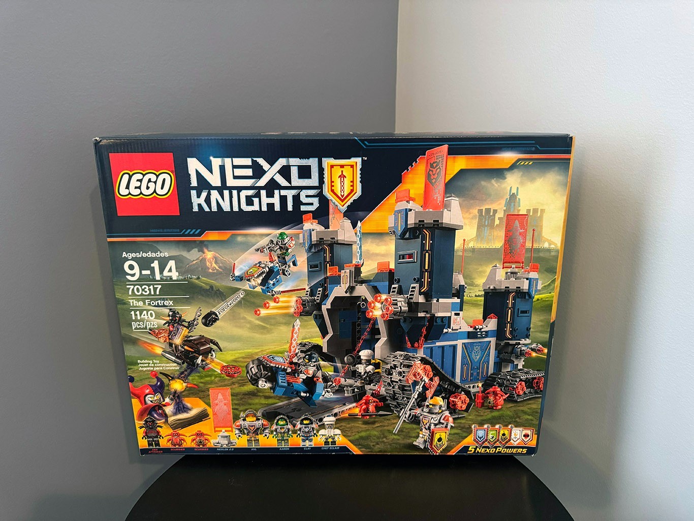 LEGO Nexo Knights 70317 The Fortrex Castle Axl Aaron Clay Retired New Sealed