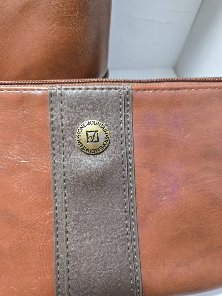 Stone Mountain Usa Cartera y Cartera Cuero Marrón Dos Tonos "Hecho con Amor" Foto 3 de 4