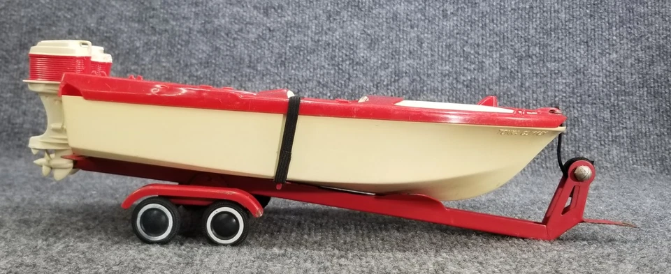 BOTE Y REMOLQUE TONKA CLIPPER DE COLECCIÓN CON MOTORES BOTE ROJO Y REMOLQUE Foto 4 de 4