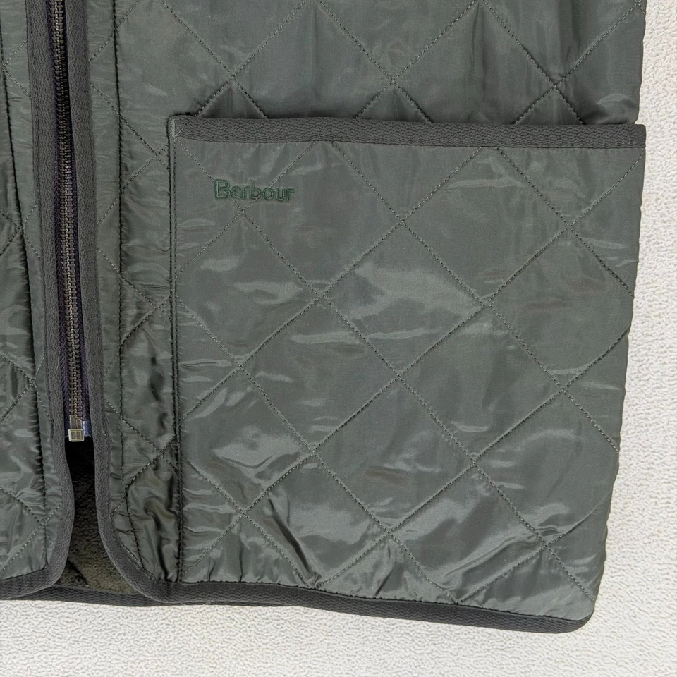 Chaleco Acolchado Barbour Para Hombres Verde Oliva Forrado de Vellón Cremallera Bolsillos Frontales Talla M Foto 3 de 4