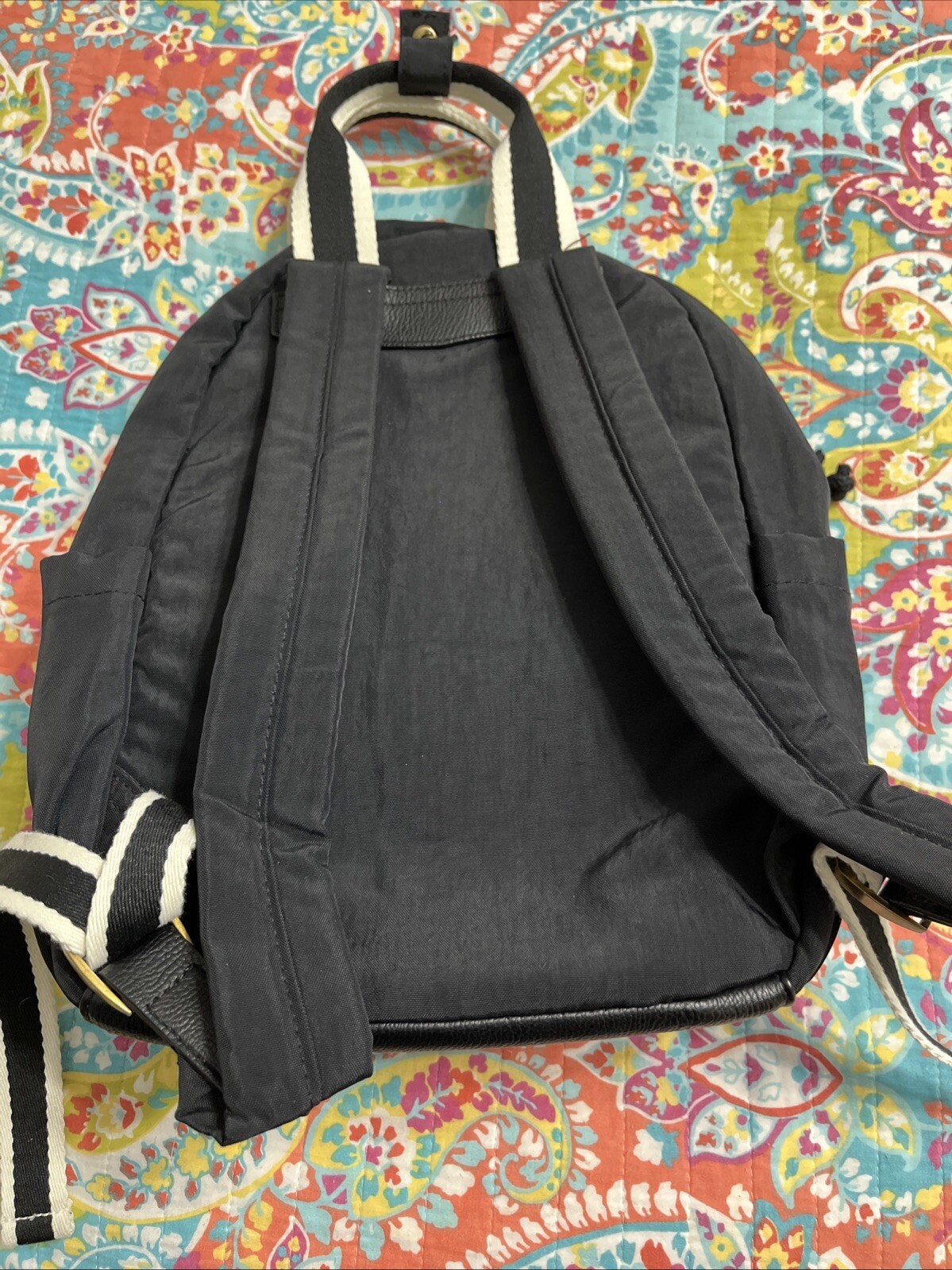 universal thread backpack - image 2