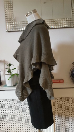 White + Warren Khaki Ruffled 100% Cashmere Cosy Shrug Scarf - Picture 7 of 9
