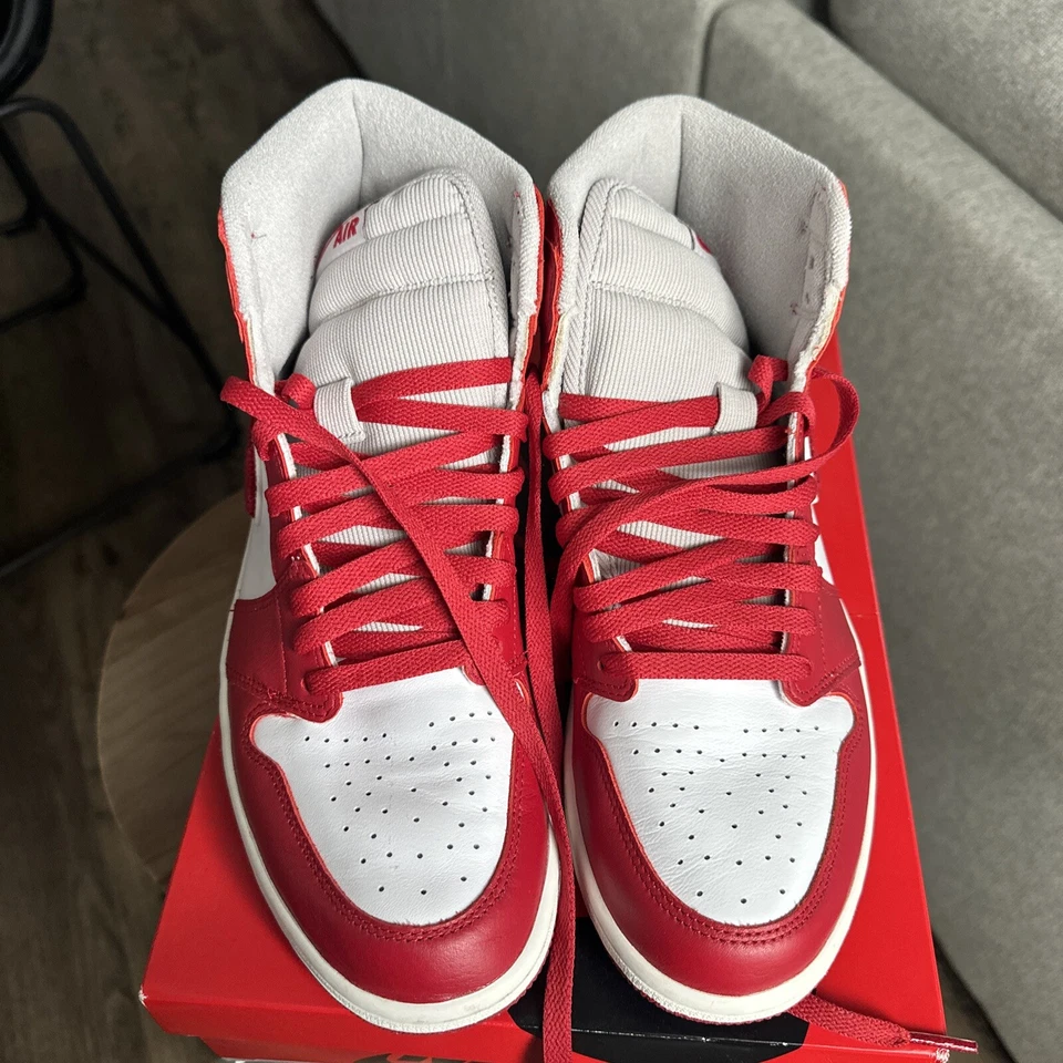 Size 10.5 - Air Jordan 1 OG High Newstalgia Chenille W - Imagem 4 de 4